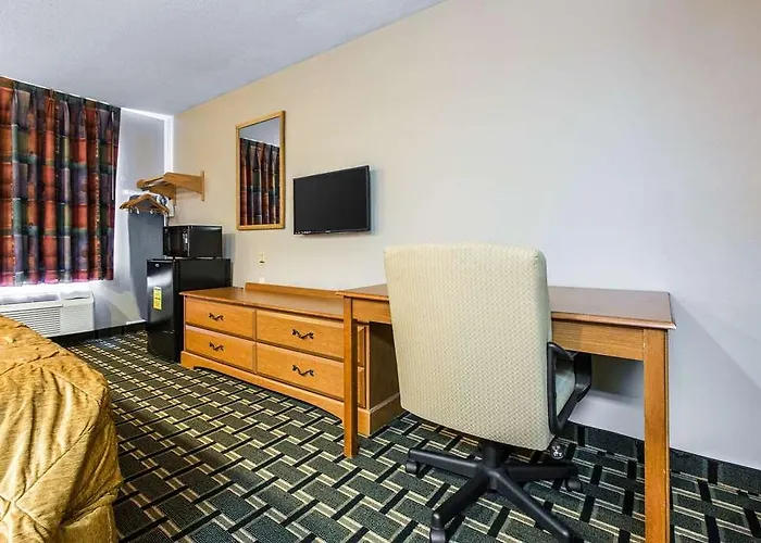Hotel Sleep & North Peoria